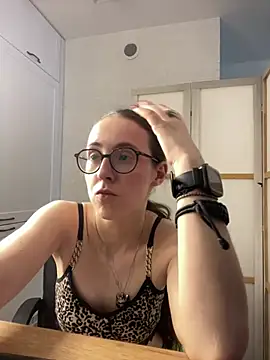 MartiniiSelenna's Live XXX Chat