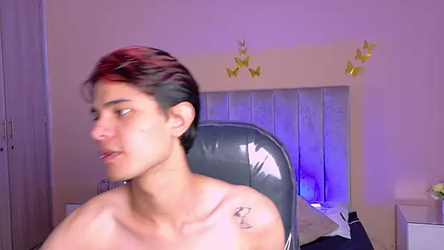 Chatroom XXX en direct de Derek_Sinn
