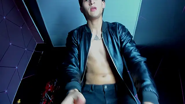Chatroom XXX en direct de Axel_Romanov