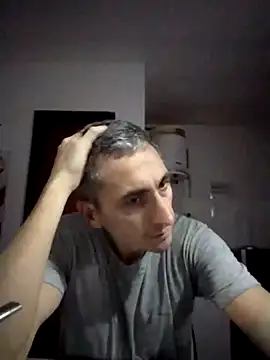 Alejandro83bsf: απευθείας συνομιλία ΧΧΧ