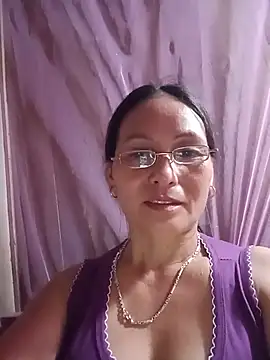 Chat +18 de Cucci07 ao vivo