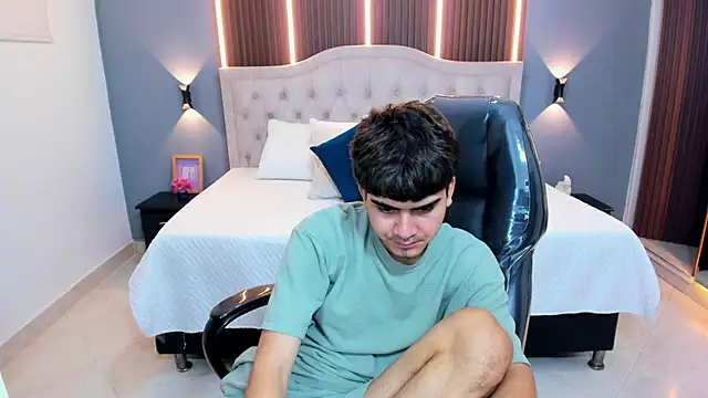 Tommy18__ Live XXX Chat