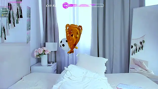 Amelia_Skyee Adlı Modelin Canlı XXX Sohbeti