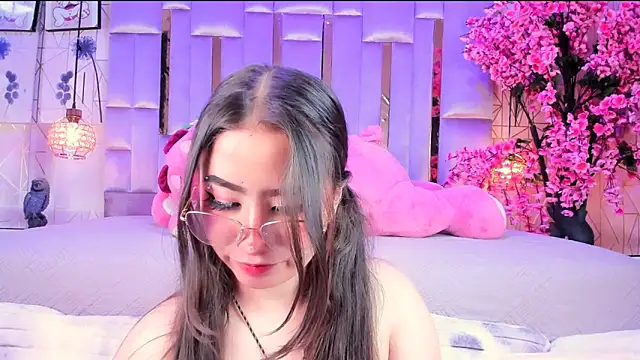 Naomistart 现场XXX聊天