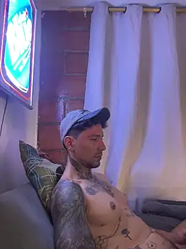 MR_EITHANn Live XXX chat