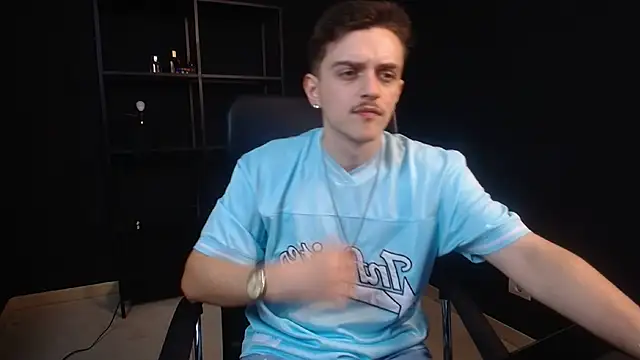 FelixStarkk Adlı Modelin Canlı XXX Sohbeti