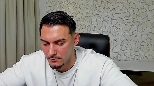 ClintMasters' Live XXX Chat