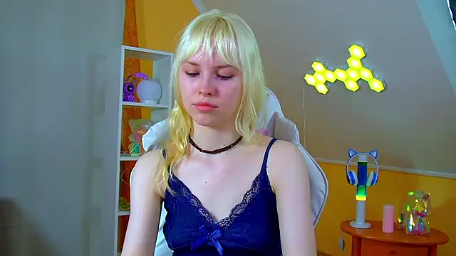 HannahHollis élő XXX-chatje