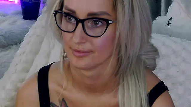 IsabelleEthan Chat XXX in diretta