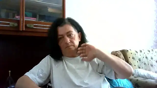 Chat +18 de GypsiQueen2 ao vivo