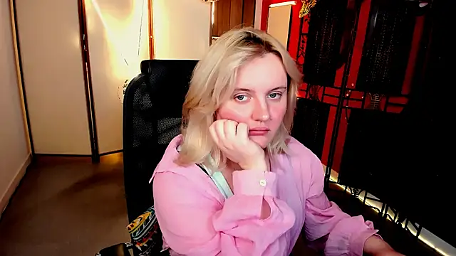 Chat XXX en directo de KathyBriggs