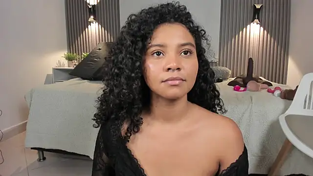 Chatroom XXX en direct de Zafiiraa