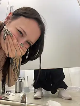 Chatroom XXX en direct de EliteBitch