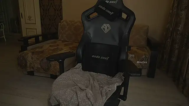 mike0xx Adlı Modelin Canlı XXX Sohbeti