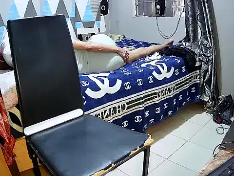 Chat XXX en directo de Trish_CurveCock