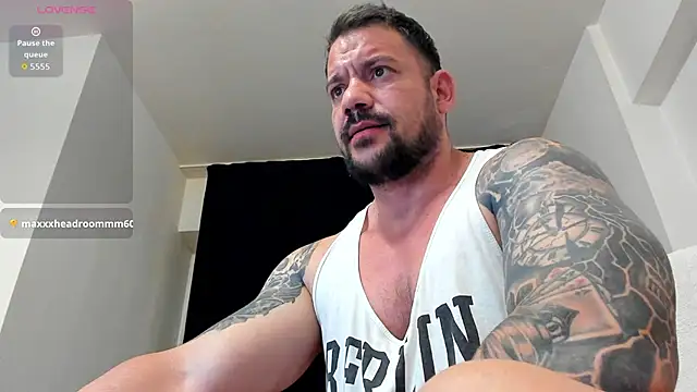 Онлайн чат XXX musclemonster31