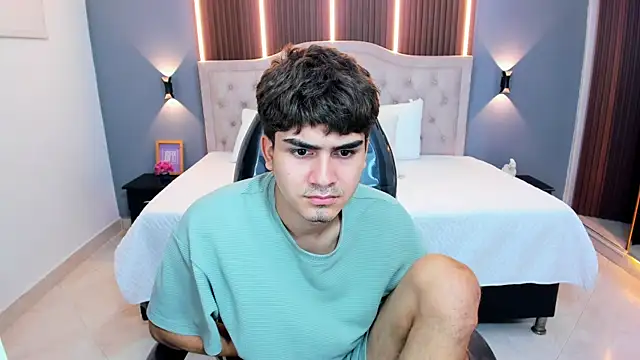 Tommy18__n Live XXX chat