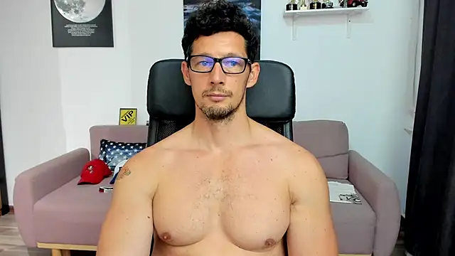 BrutusK08 live XXX chat