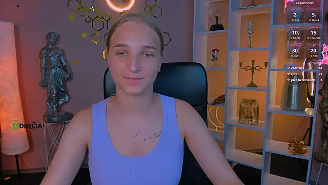 Chat +18 de ollivia_dream ao vivo