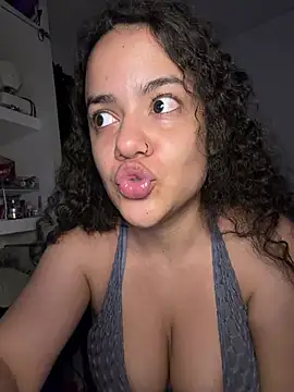צ'אט XXX בשידור חי של saharariderr