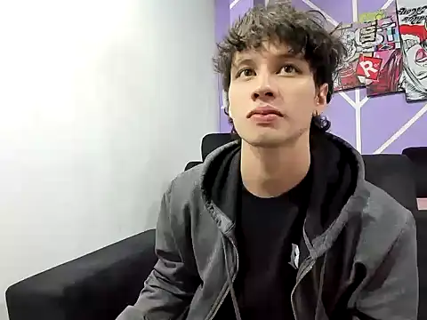 XXX chat uživo modela DANIEL_Hot777