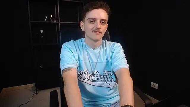 Czat XXX na żywo – FelixStarkk