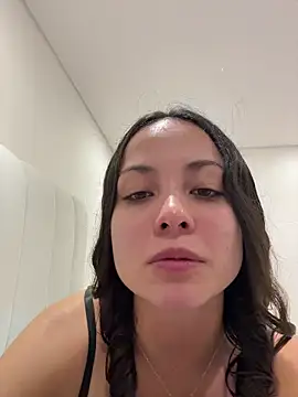 Megan_Rodrigo লাইভ XXX চ্যাট