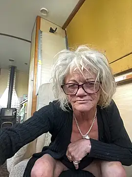 ladyboatlady's Live XXX Chat