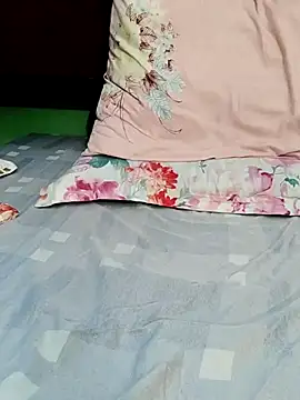 QueenSoreal Adlı Modelin Canlı XXX Sohbeti