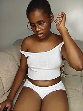 Chatroom XXX en direct de softglamqueen
