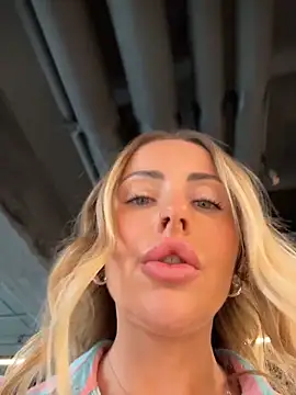 EmaSalis Webcam-Show