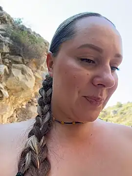 XXX chat uživo modela Mona_Plus