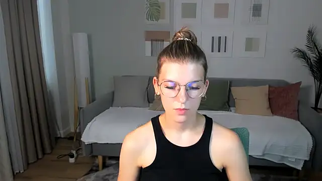 AnnaThorne Adlı Modelin Canlı XXX Sohbeti