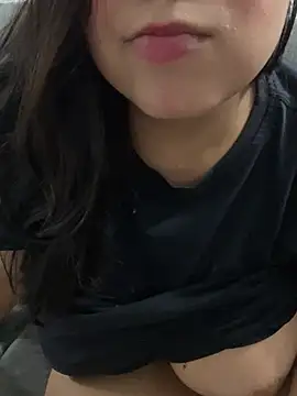 XXX chat uživo modela Savinneexotic