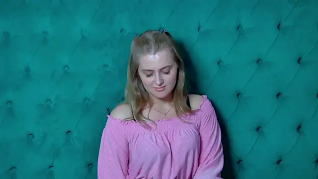 EllaBells' Live XXX Chat
