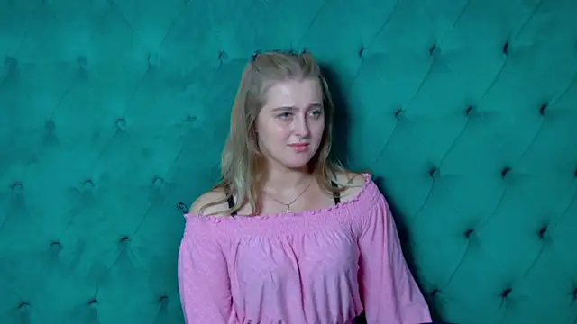 EllaBells live XXX chat