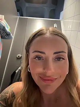 EmaSalis Chat XXX in diretta