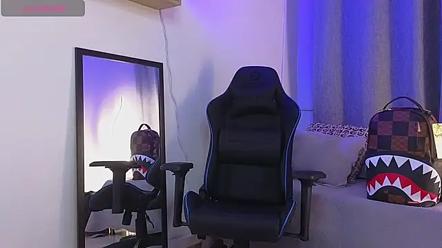 ASHTON_HILS – Naživo XXX chat