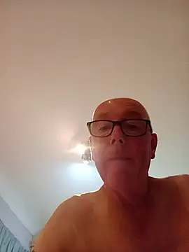Czat XXX na żywo – Saintbull68