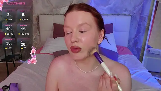 Lucyhornydoll_: онлайн-секс-чат