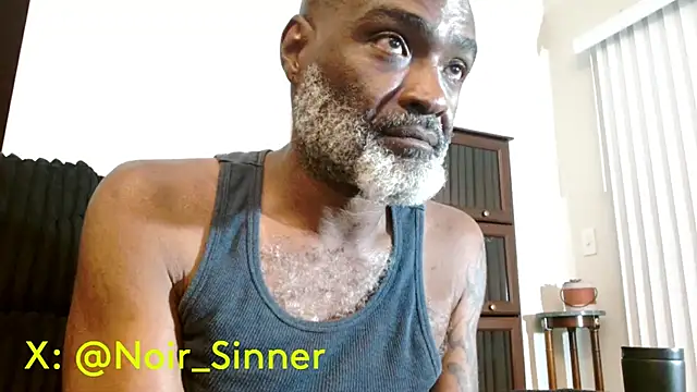 צ'אט XXX בשידור חי של sinnernoir