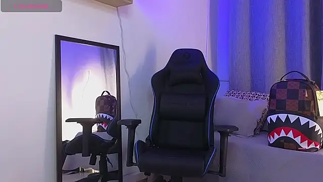 ASHTON_HILS – Naživo XXX chat