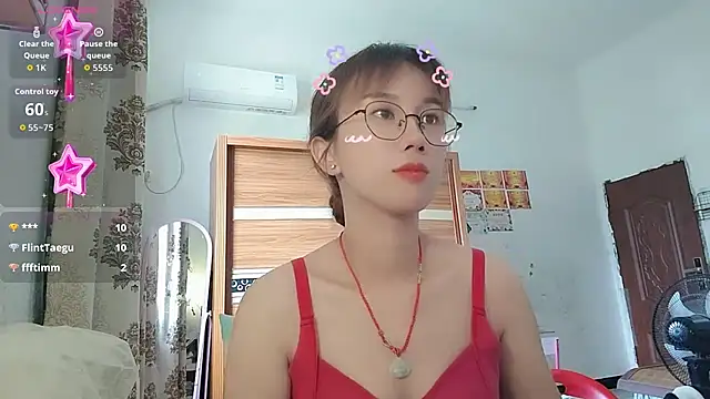 Chat +18 de Lili_666 ao vivo