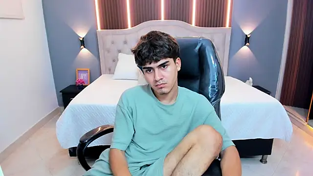 Tommy18__n Live XXX chat