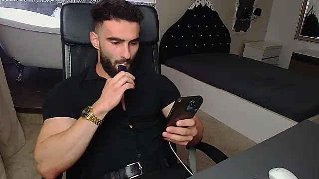 MicahLane's Live XXX Chat