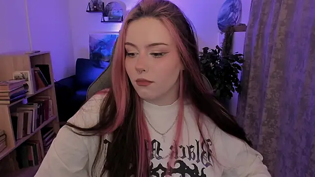 CoraMiel XXX чат на живо