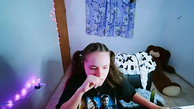SweetRabbit29's Live XXX Chat