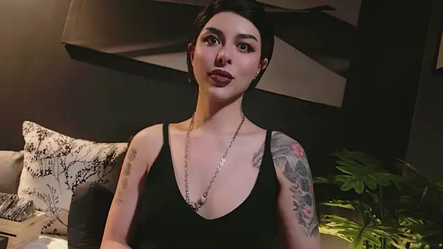 دردشة LetisiaRocks الجنسية المباشرة