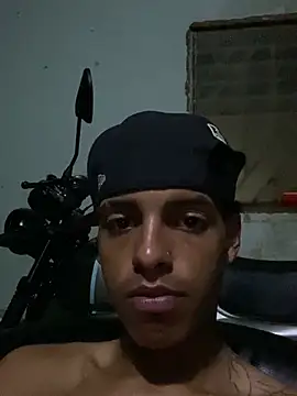 Chat +18 de Aleexxx_2005 ao vivo