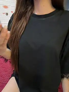 Quynhbabysexy 网络视讯表演